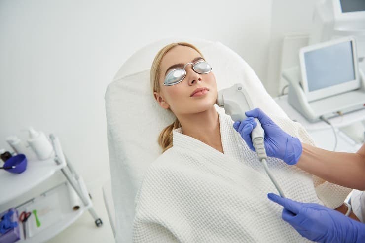 cuidados com a pele antes e depois de procedimentos faciais