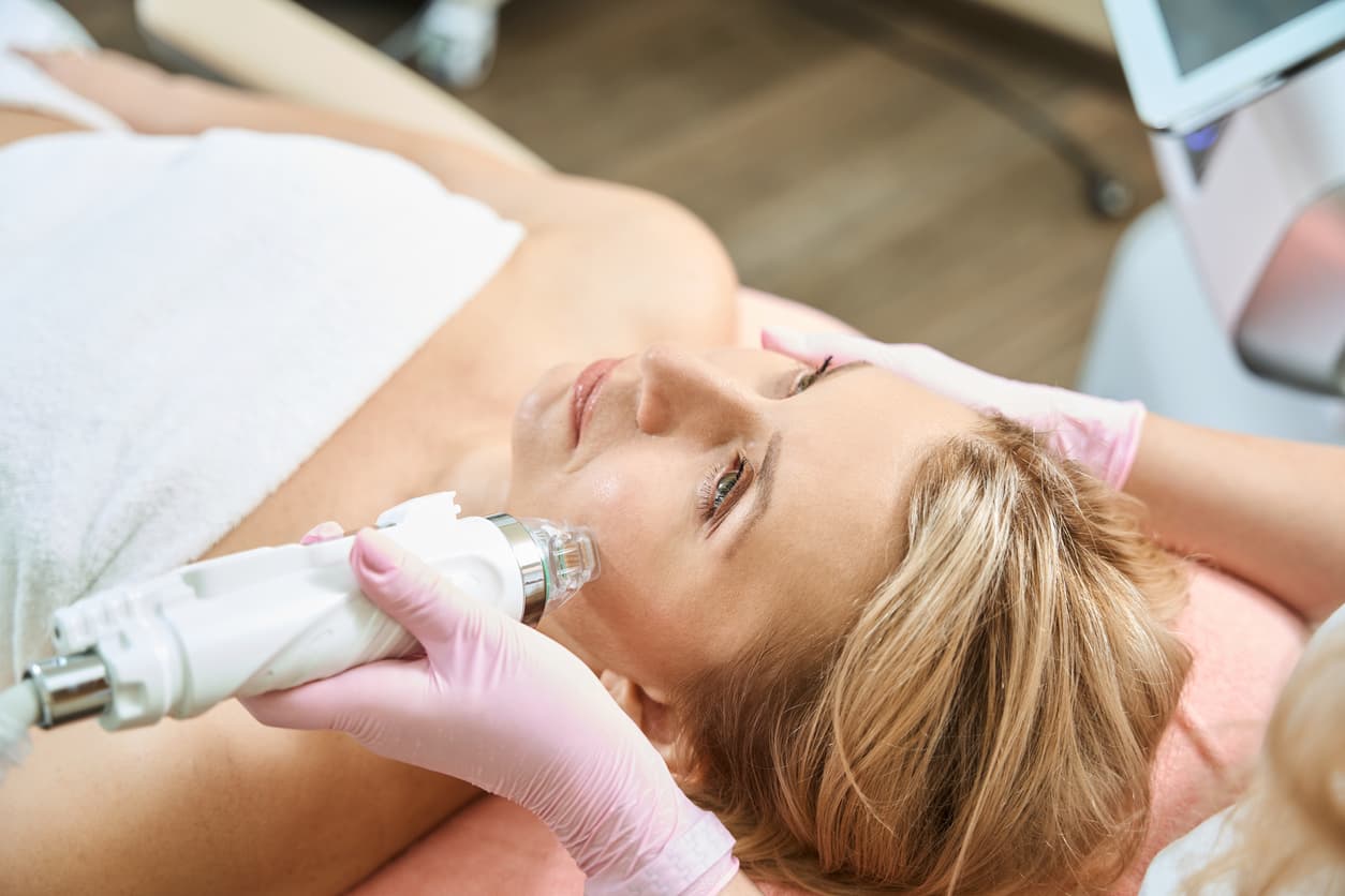 recuperação e cuidados pós-lifting facial